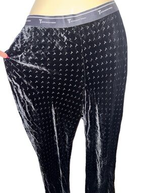 Luxurious Alexander Wang Black Velvet Logo-Print sweats